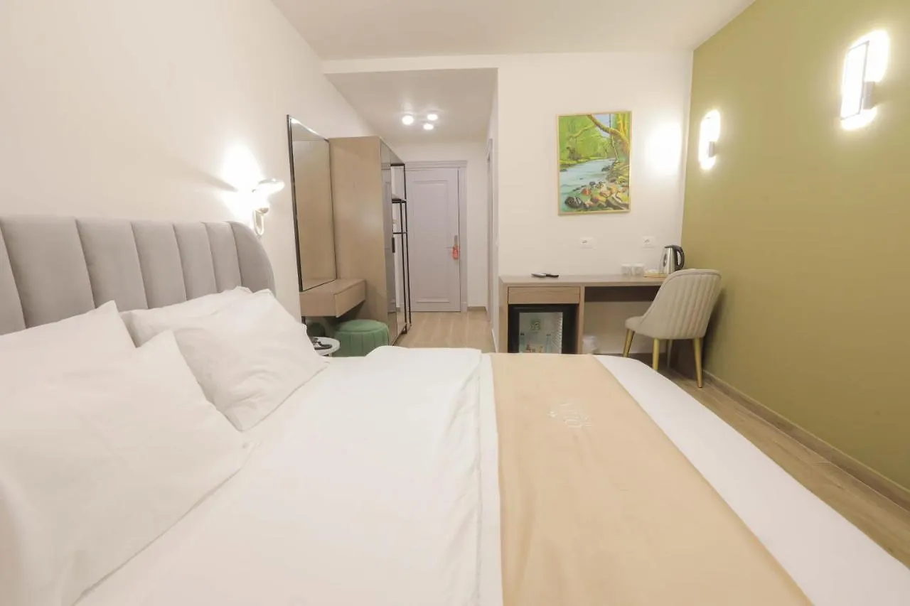 Olia Residence Tirana 4*,