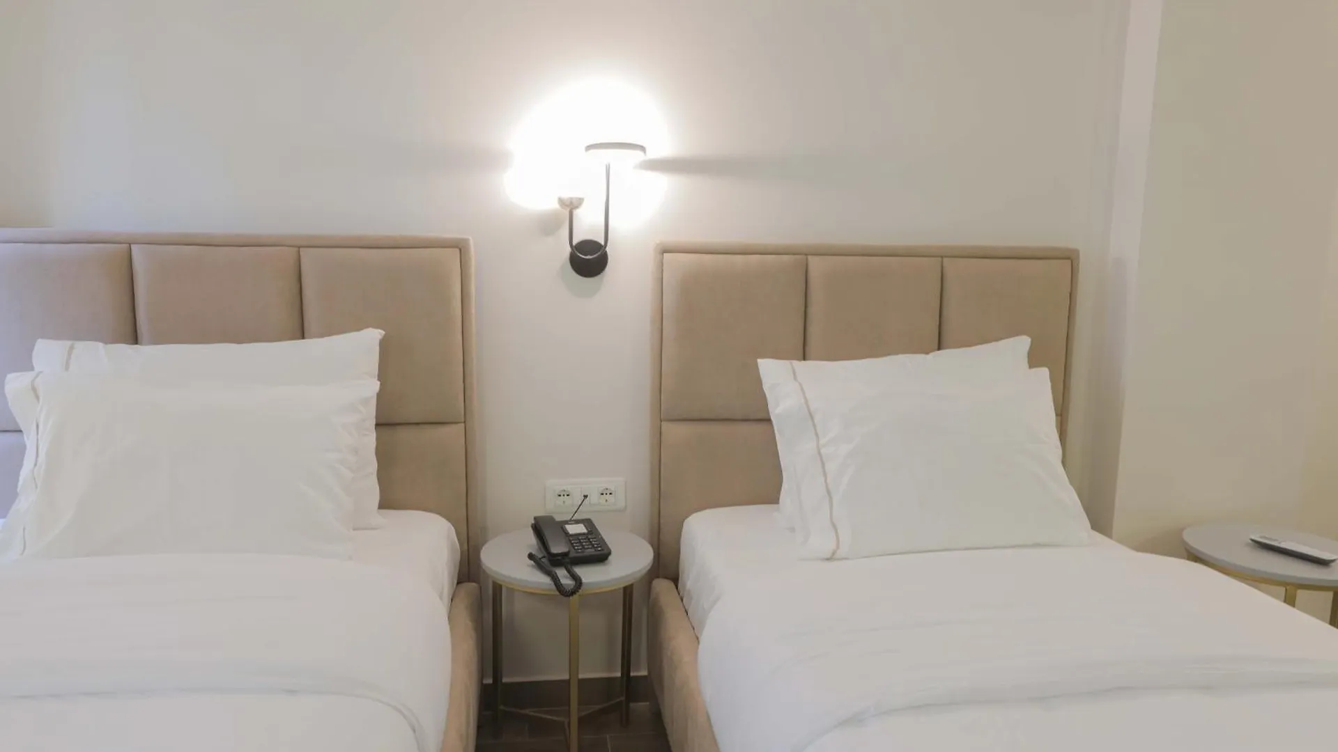 Olia Residence Tirana 4*,  Albania