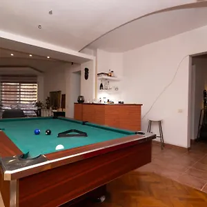 Shared Retro Vintage Luxury , Bucarest Romania